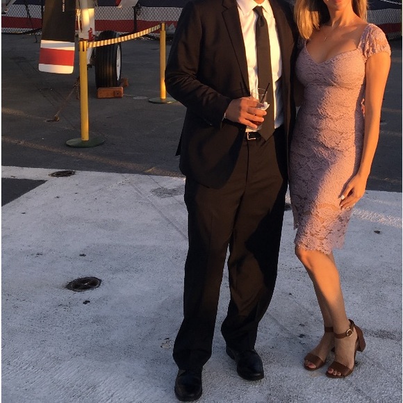 Express mauve lace dress dress size 4 can be off shoulder or on. Wore twice! - Picture 9 of 12